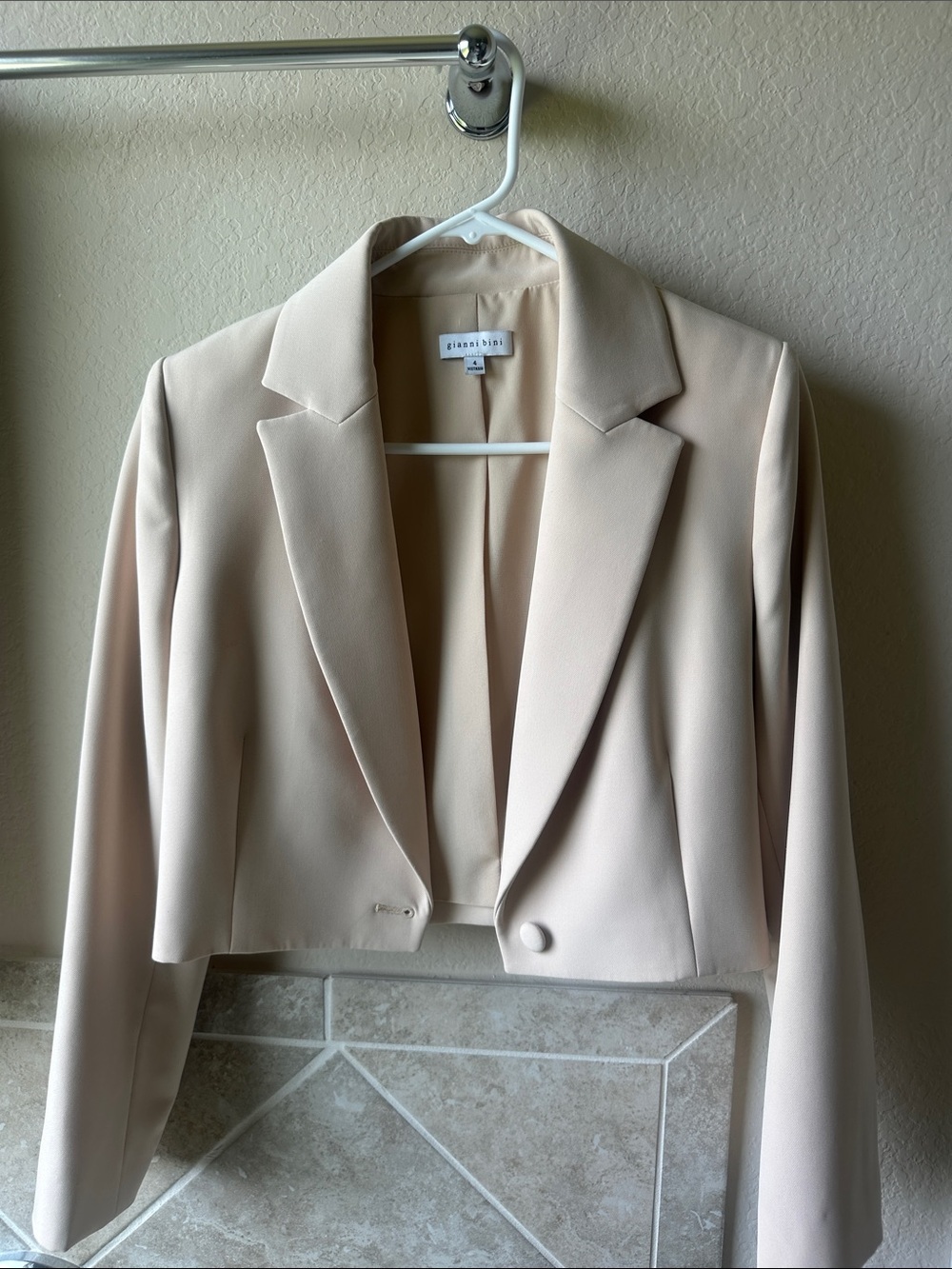Gianni Bini Cropped Blazer Jacket